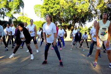 Foto - Ginástica - Dia das Mães