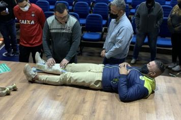 Foto - Treinamento de combate a incêndio e primeiros socorros