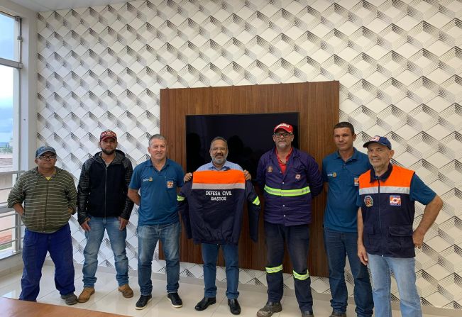 Prefeitura qualifica funcionários e equipa a Brigada de Incêndio e a Defesa Civil de Bastos